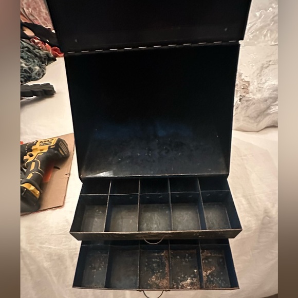 🖤 Vintage Bendix Drive Parts Metal Tool Box Industrial Décor - Picture 4 of 10